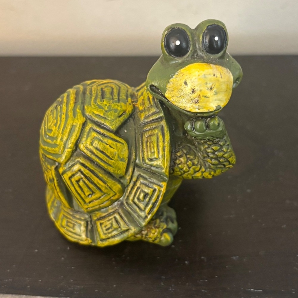Vintage Style Miniature Resin Turtle Figurine Whimsical Green Yellow 3 Inch - Picture 2 of 8